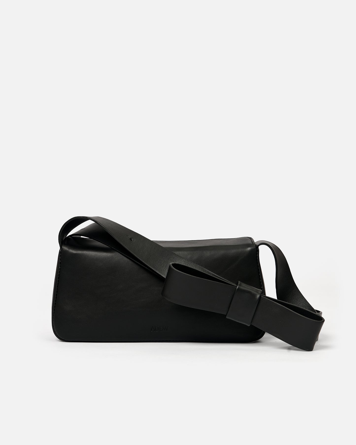 Bow shoulder bag