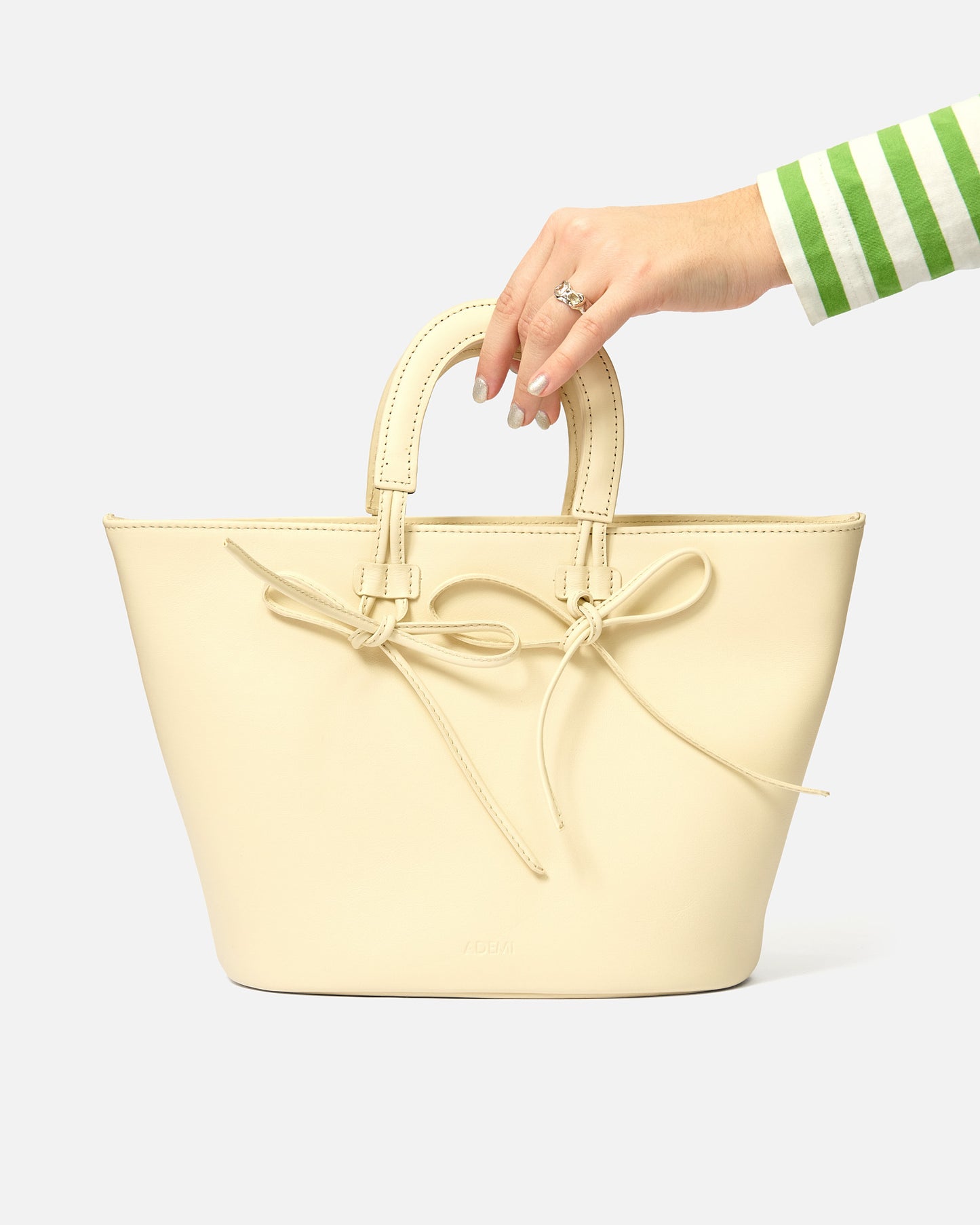 Basket bow bag