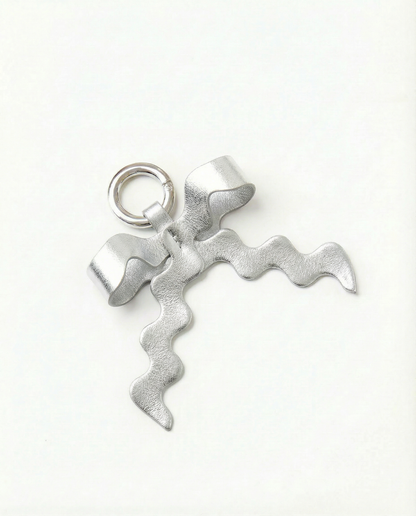 Brelok w kształcie kokardy