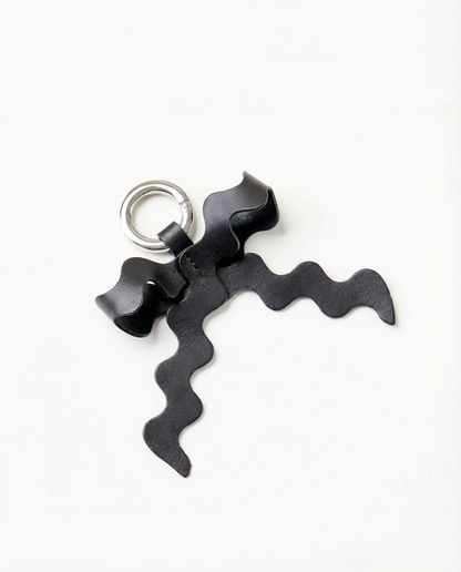 Brelok w kształcie kokardy